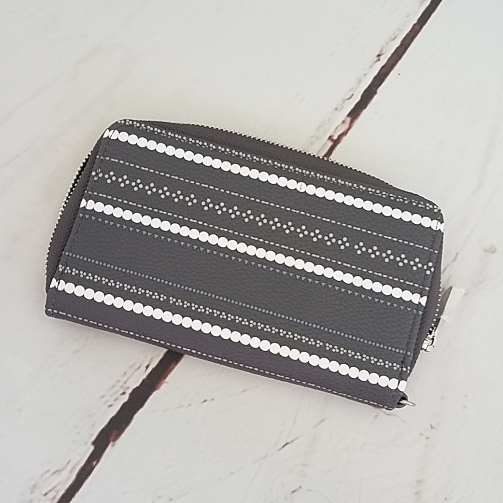 Stackin Jackson's wallet